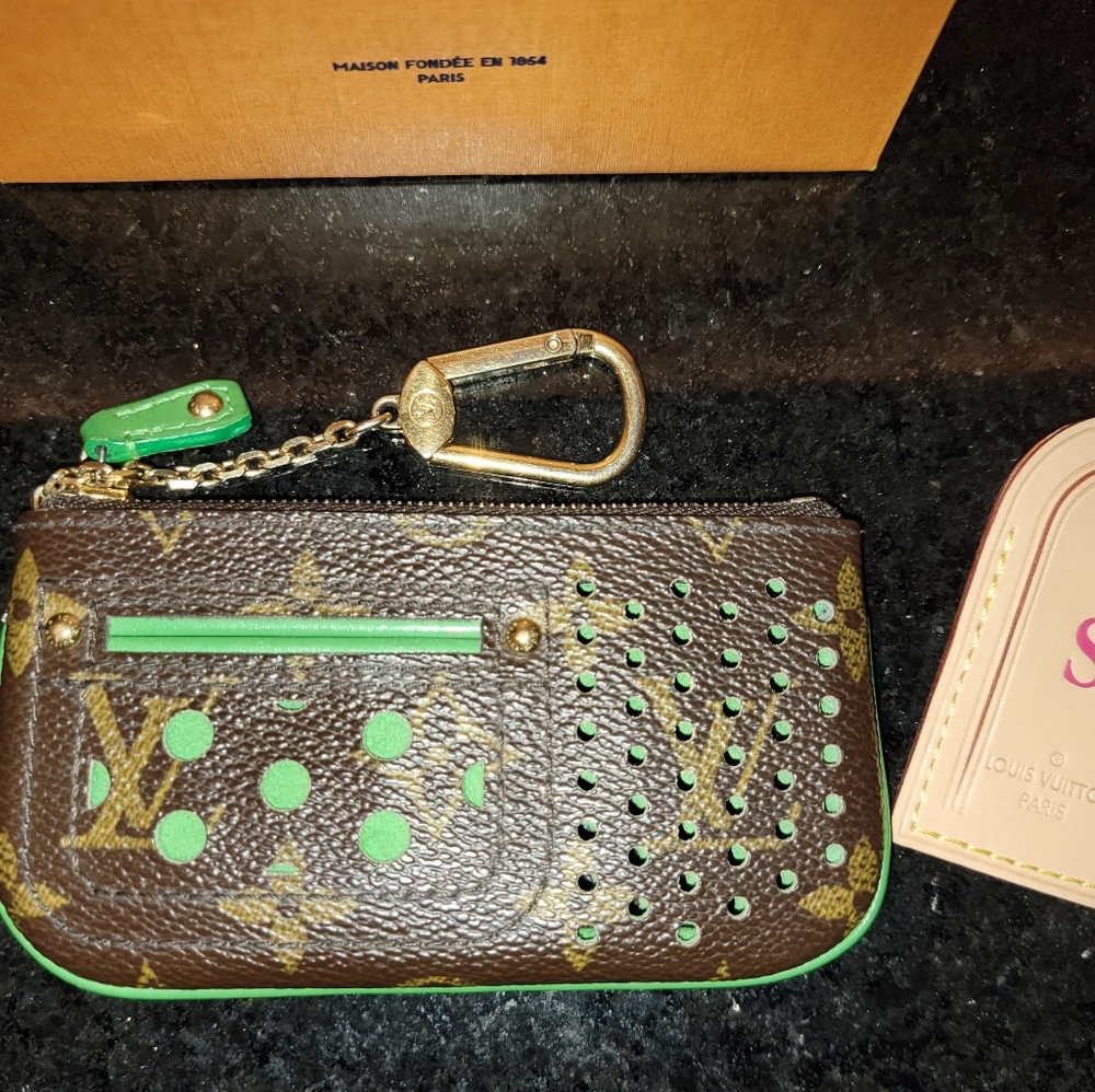 Vuitton Perforations Key Cles